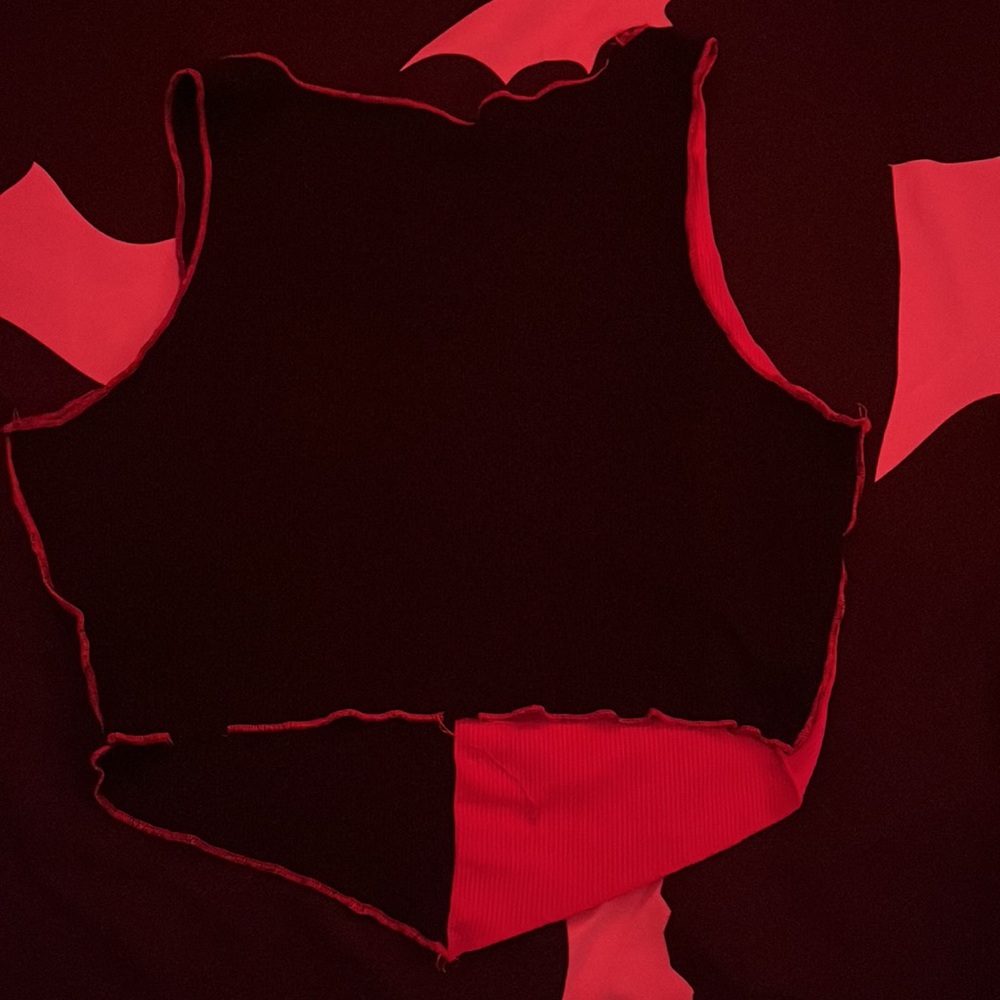 -black and red skeleton crop top -size SMALL - Picture 2 of 3